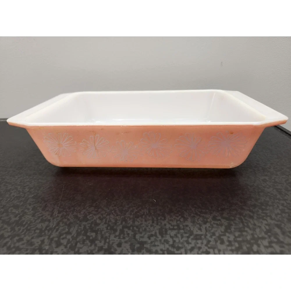 Pyrex 575-B Pink Daisy 2 Qt. Casserole Dish‎ Space Saver ~ No Lid ~ Vintage USA